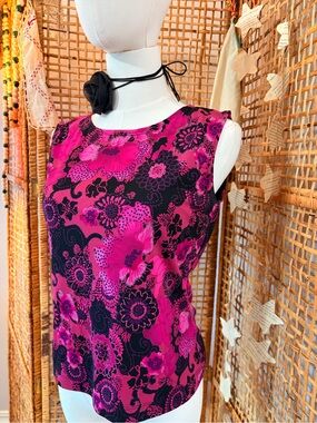 Vintage Casual Corner Pink & Black Floral Scoop Neck Shell